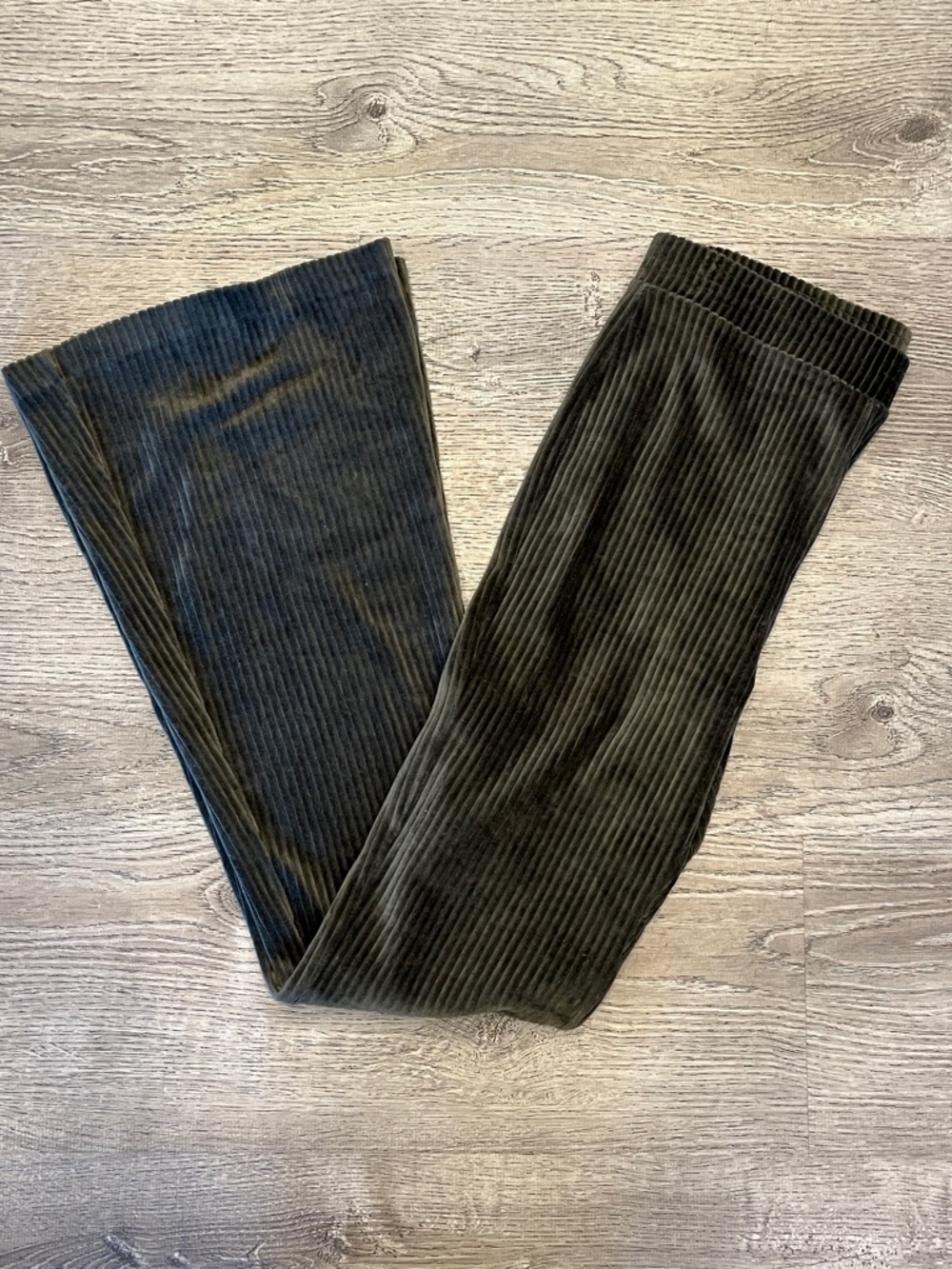 aerie Groove on Velour Velvet High Waisted Flare Pants Size M Long
